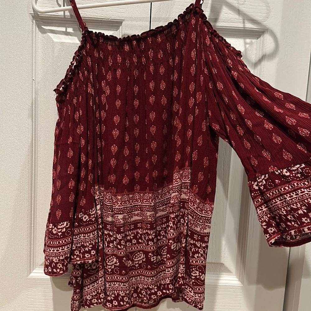 Off shoulder shirt